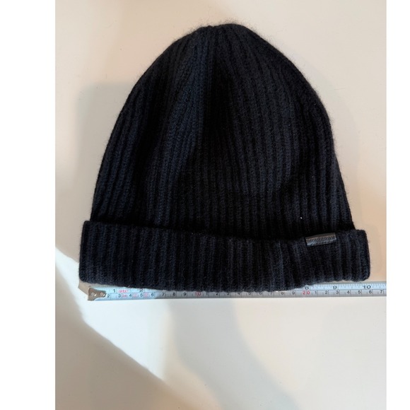 Men's Burberry Ribbed Knit 100% Cashmere Beanie with Small Black Logo - Picture 4 of 6